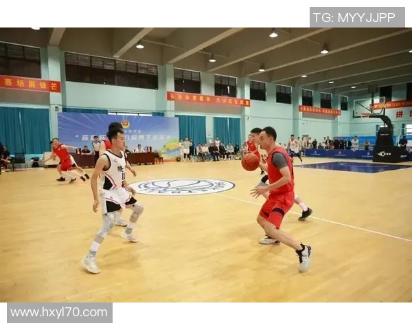 洲际杯赛场回顾杭州篮球队默契配合展现团队精神与战术智慧